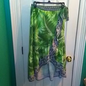 Slit front tropical palm skirt with black and whit